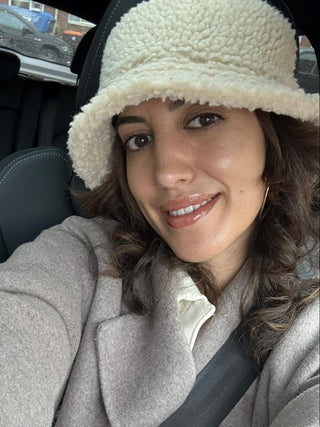 Lip Oil op vrouw met bruin haar